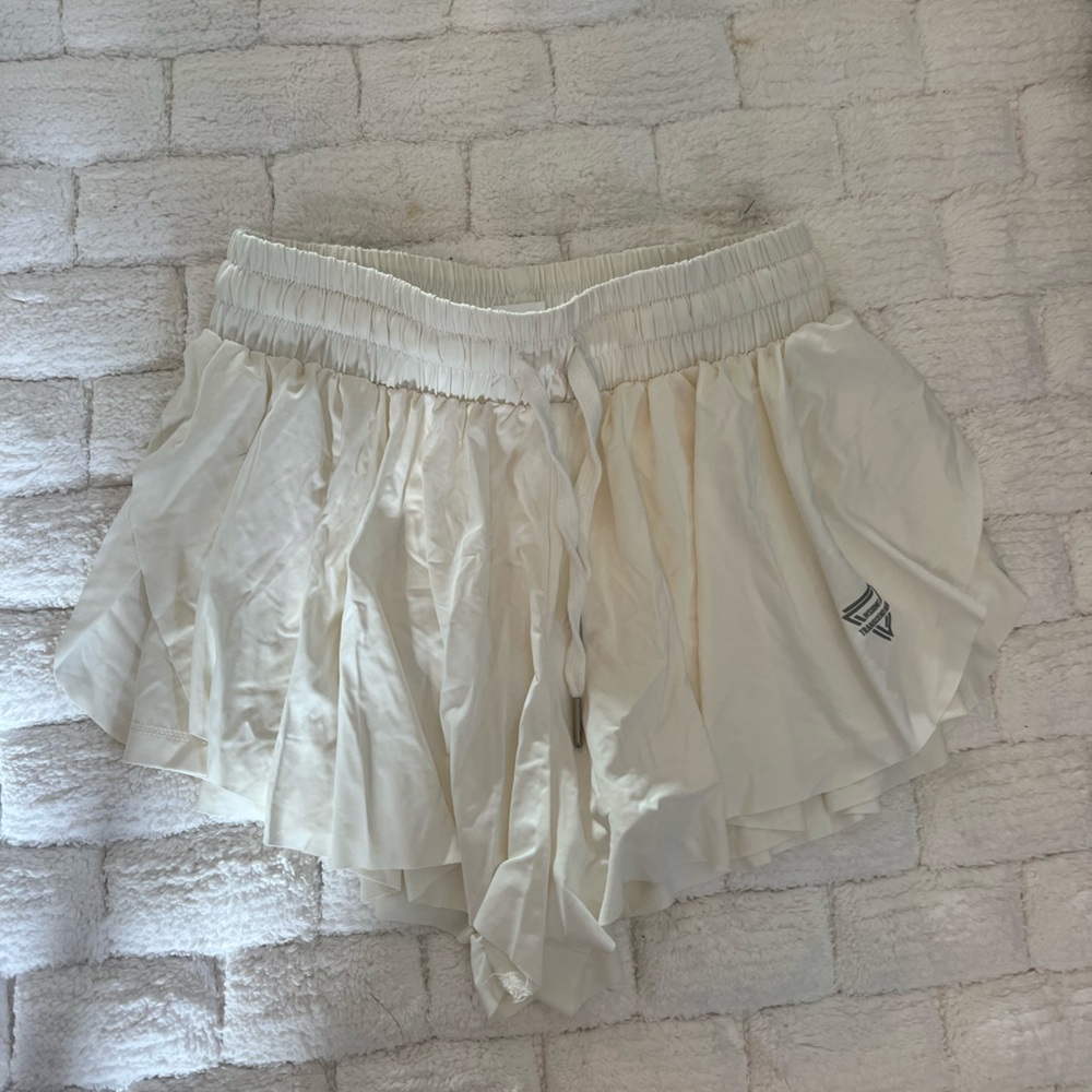 Flowy Shorts - Picture 2 of 4